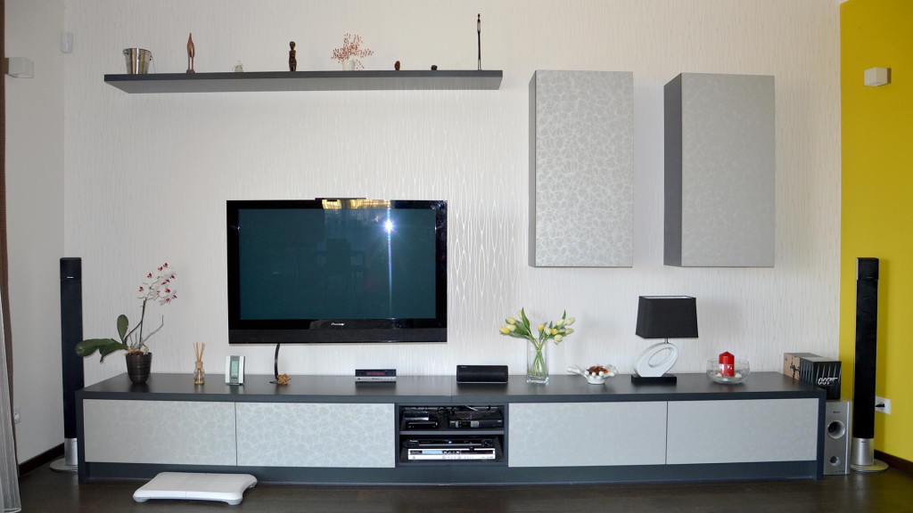 Oblouková obývací stěna k TV
